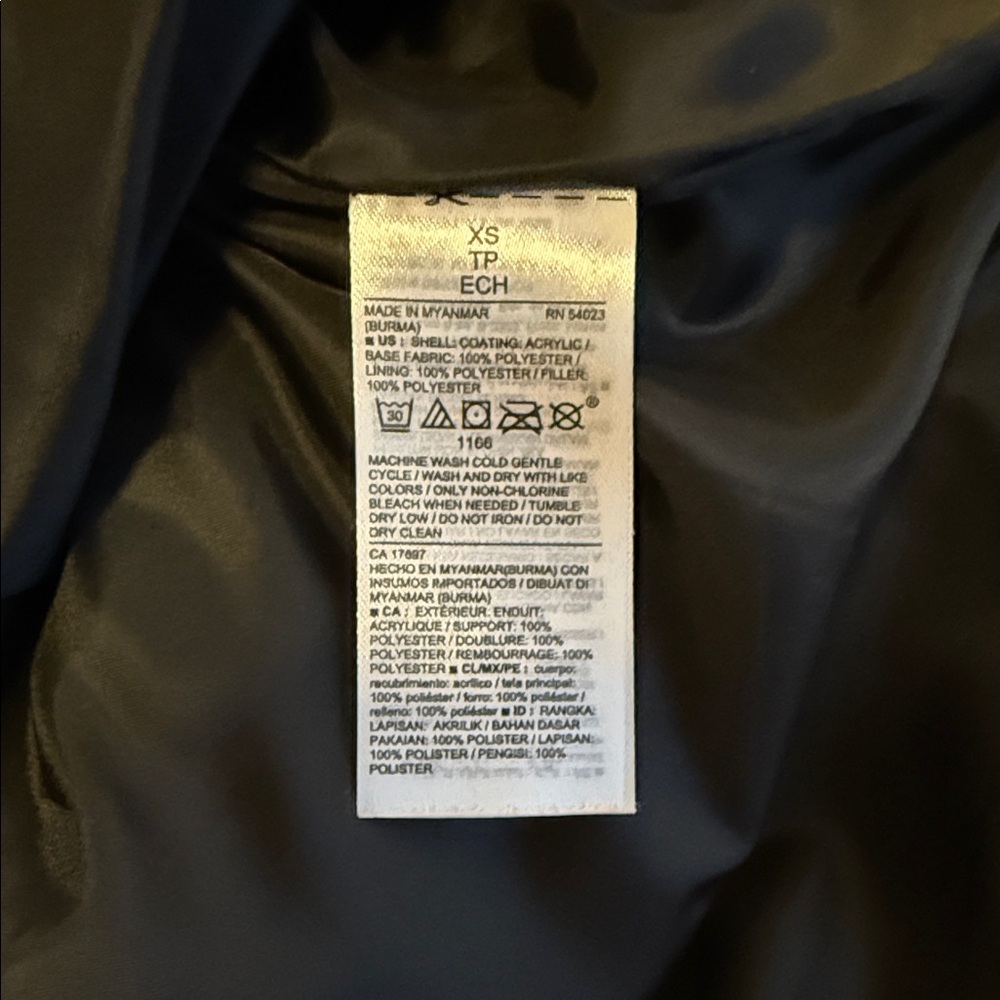 Women’s Black Quilted Vest - Picture 4 of 4